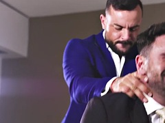Real estate agent gets anal fucked by big cock stranger in hotel room