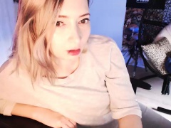 teen agneseana fingering herself on live webcam